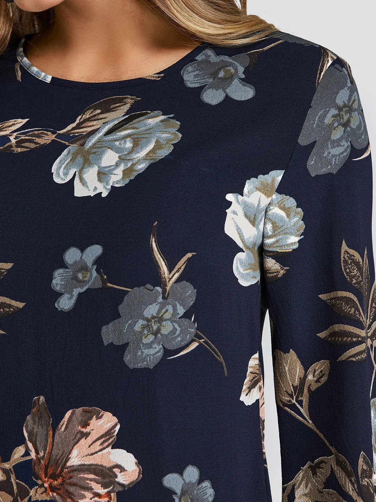 Wholesale Dark Blue Round Neck Long Sleeve Floral Print Dresses